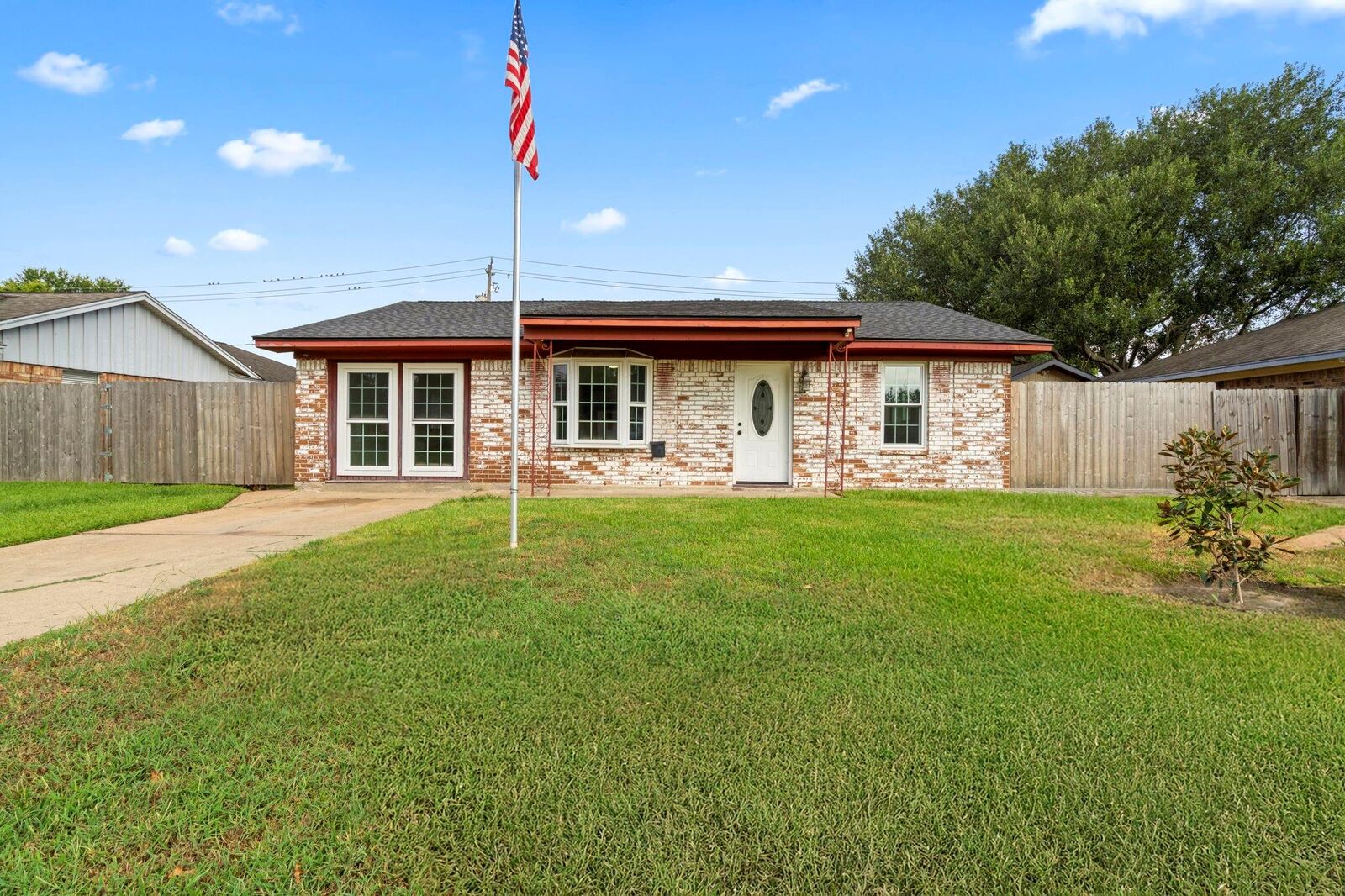 Property Photo:  9931 Southport Drive  TX 77089 