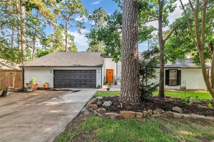 Property Photo: 1710 Hill Top Lane TX 77339