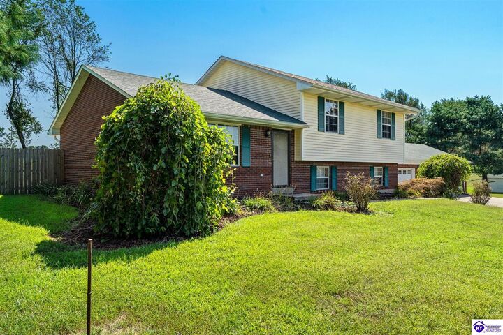 Property Photo:  106 Troy Court  KY 40175 