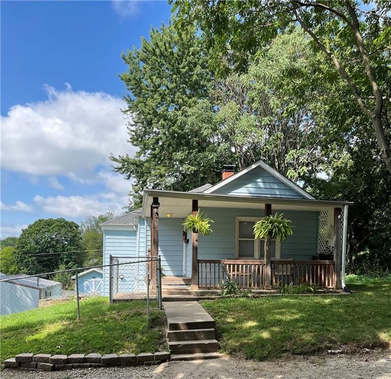 Property Photo: 1808 Bellevue Street MO 64505