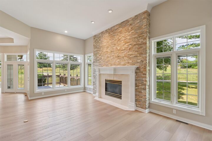 Property Photo: 1051 Glen Oaks Drive IA 50266