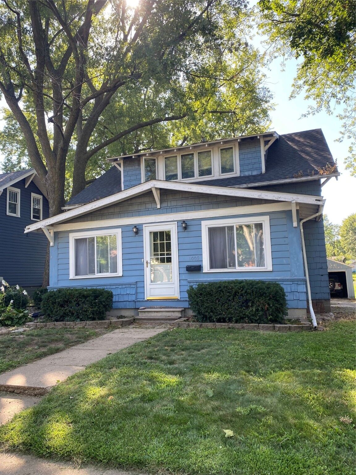 Property Photo:  1009 W 1st Street  IA 50219 