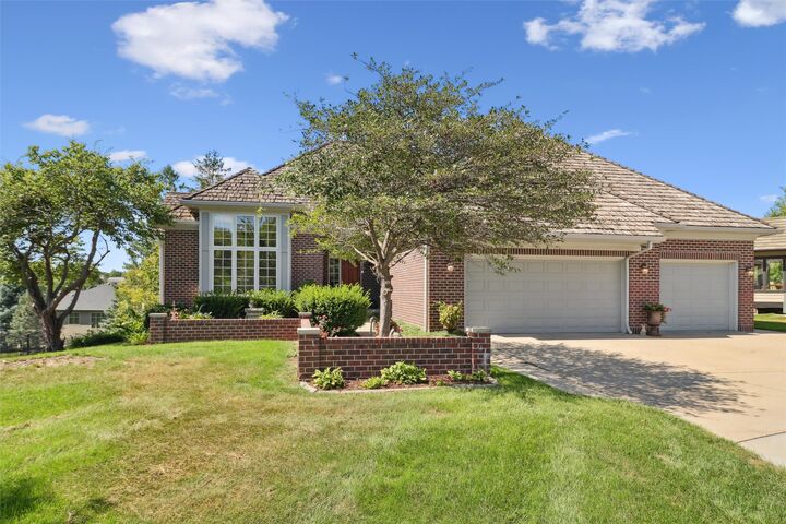 5535 Glen Oaks Point  West Des Moines IA 50266 photo