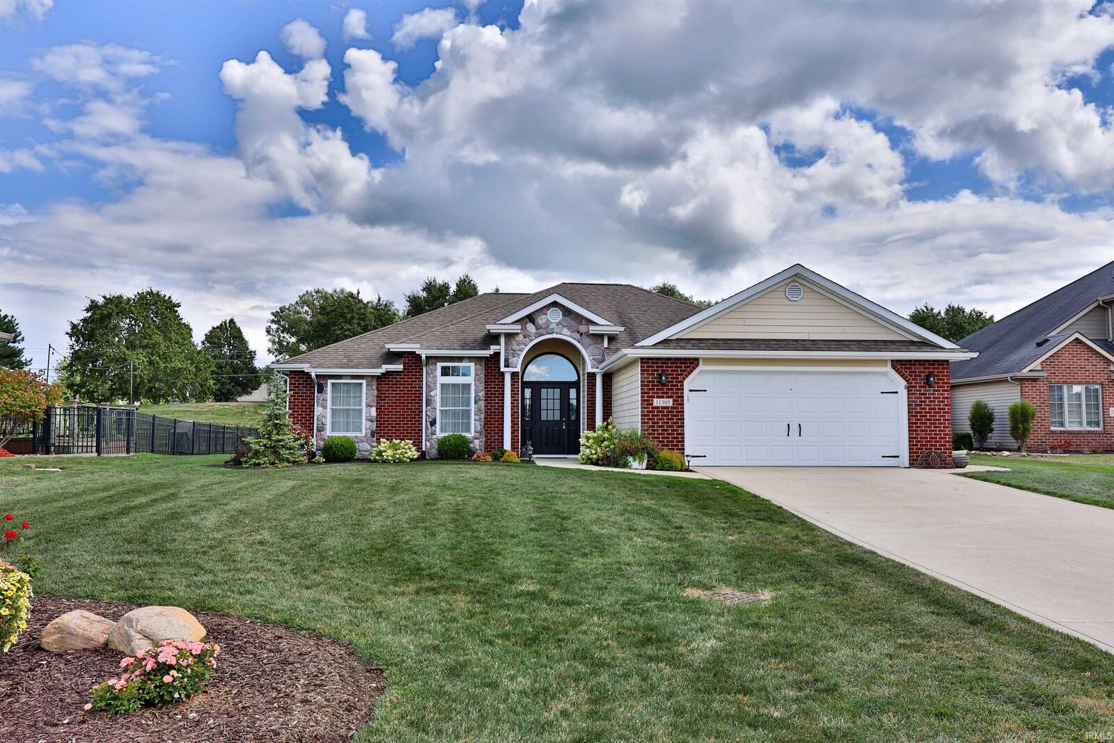Property Photo: 11305 Nightingale Cove IN 46783