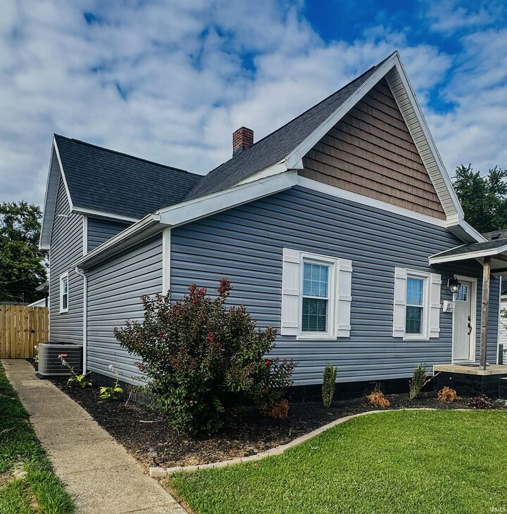 Property Photo: 420 E Moore Street IN 47601