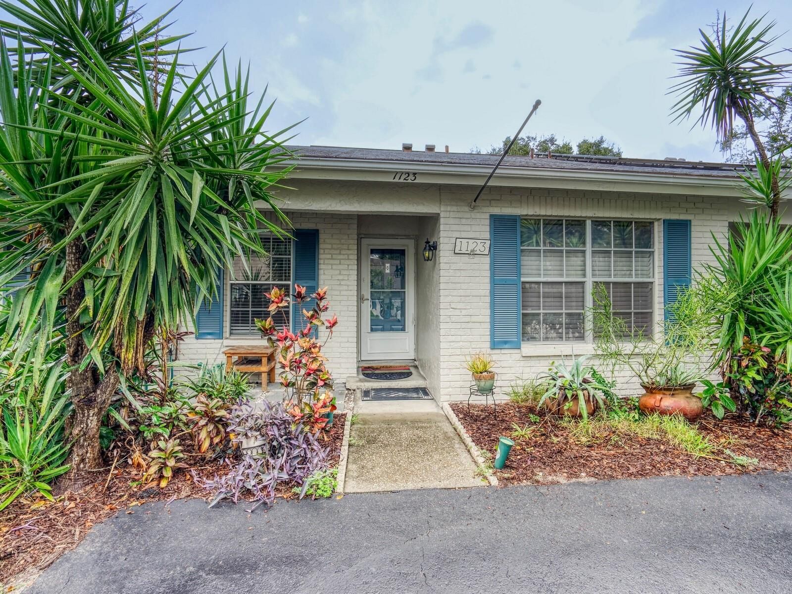 Property Photo: 1123 Thayer Street FL 34695