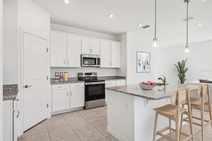 Property Photo: 5496 Meadow Walk Drive FL 33837