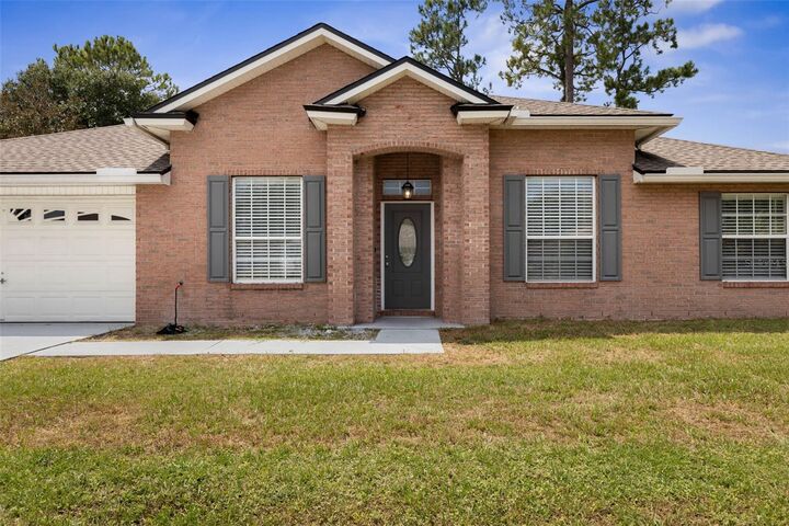 Property Photo: 19 Brian Lane FL 32137