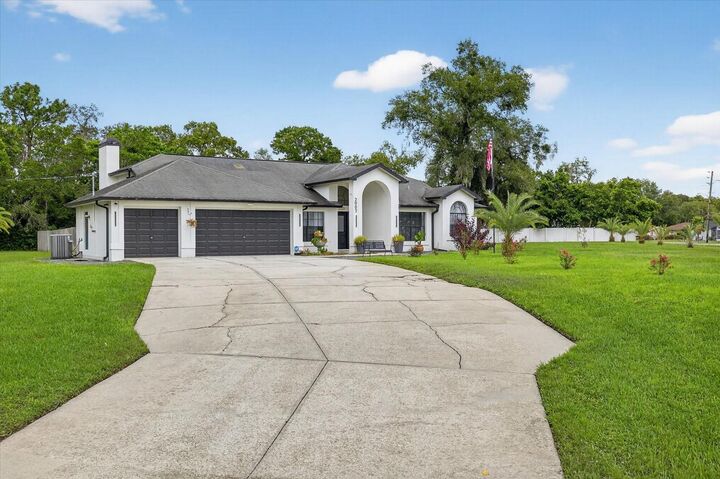 Property Photo:  2002 Maximilian Avenue  FL 34609