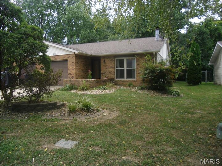 650 Fort Henry Road  Belleville IL 62221 photo