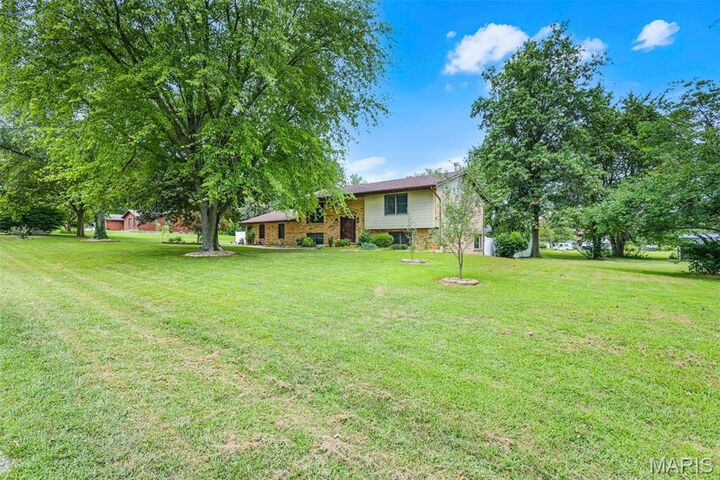 Property Photo: 620 Buckingham Drive IL 62294