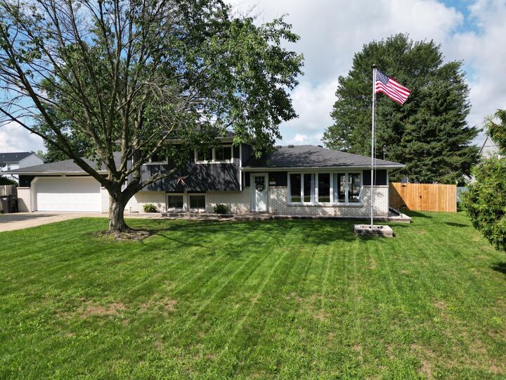 9049 Victor Avenue  Jenison MI 49428 photo