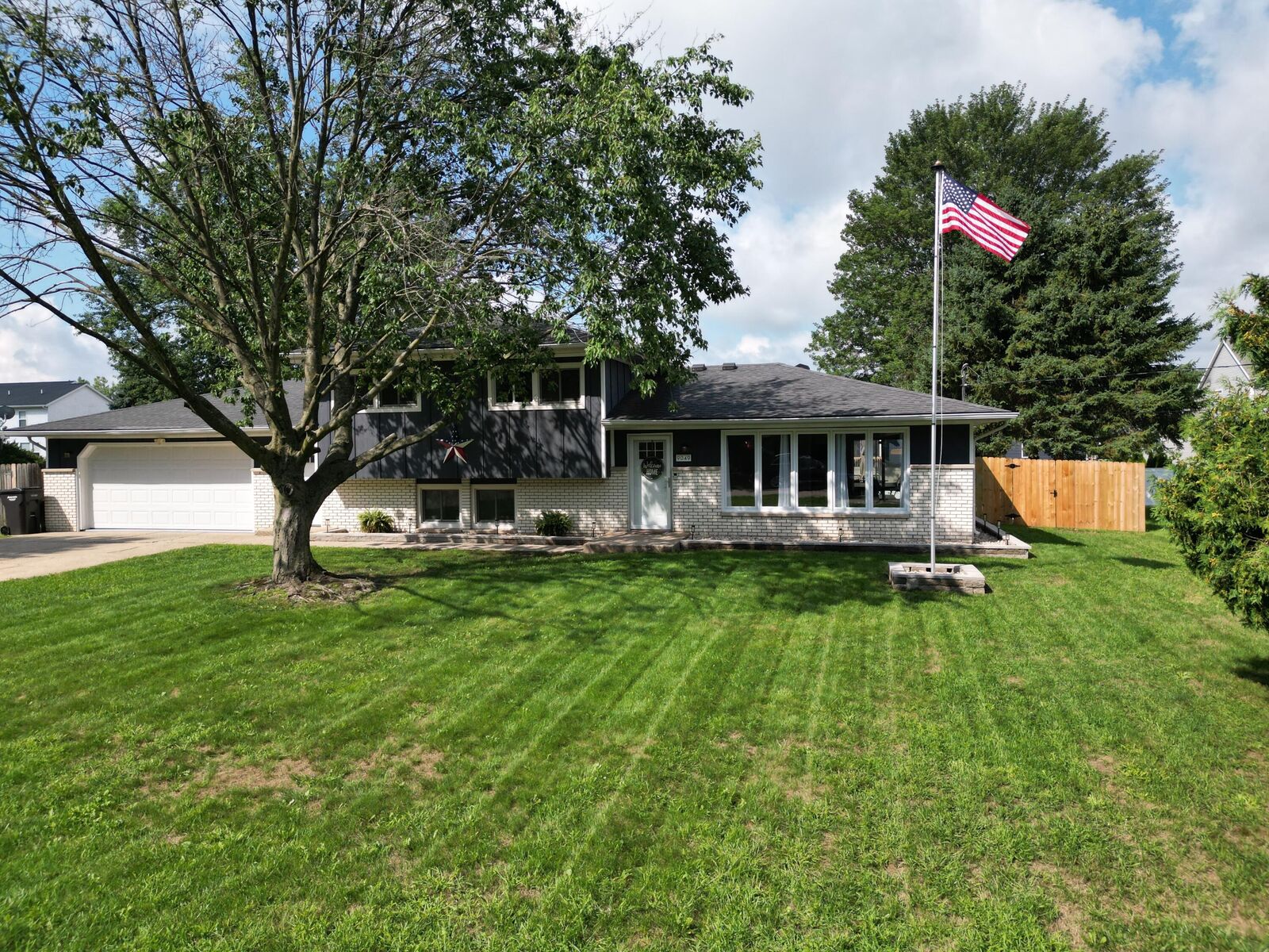 Property Photo: 9049 Victor Avenue MI 49428