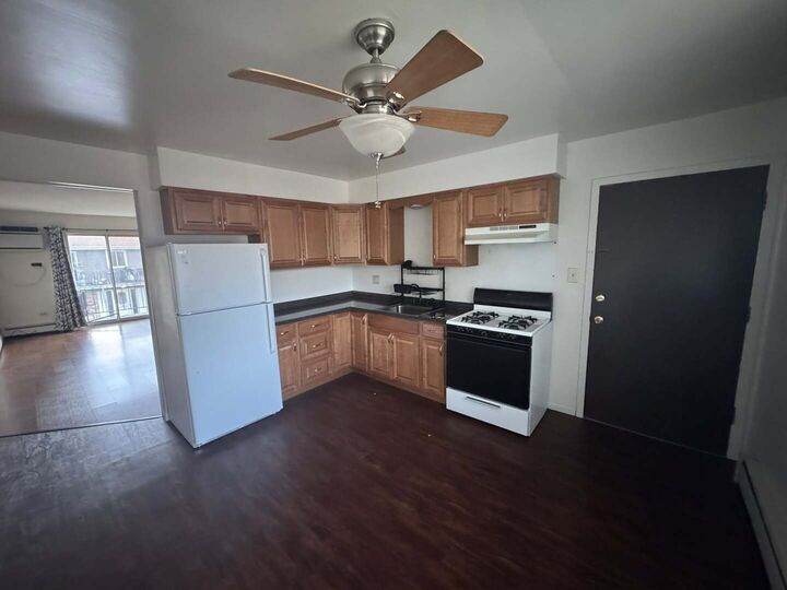 Property Photo: 508 Schroeder Avenue 2E IL 60468