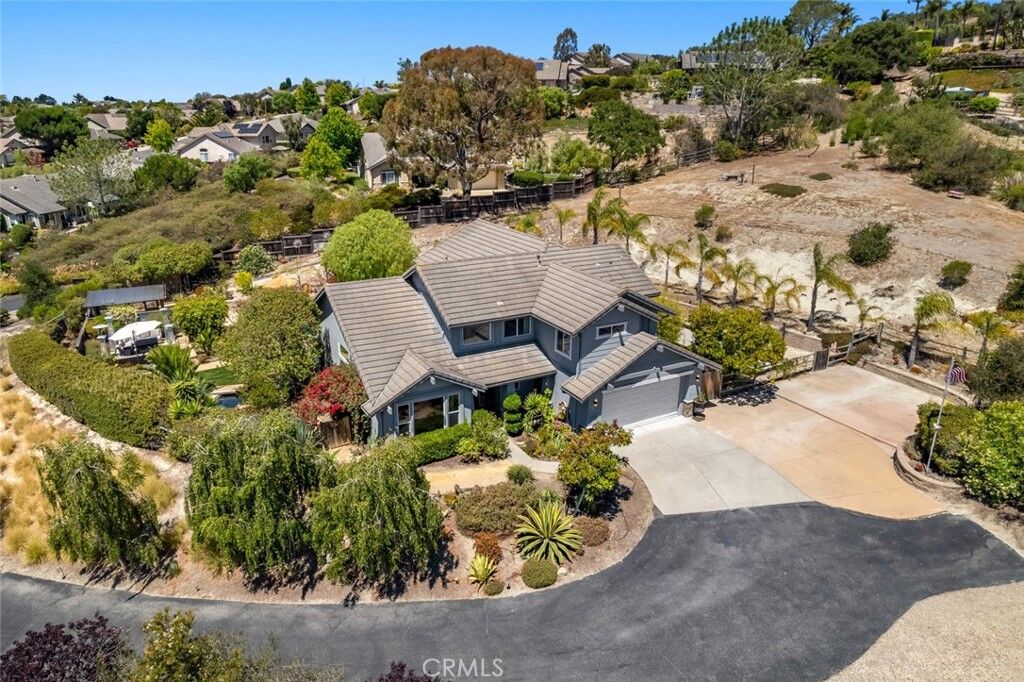 Property Photo:  609 Asilo Street  CA 93420 