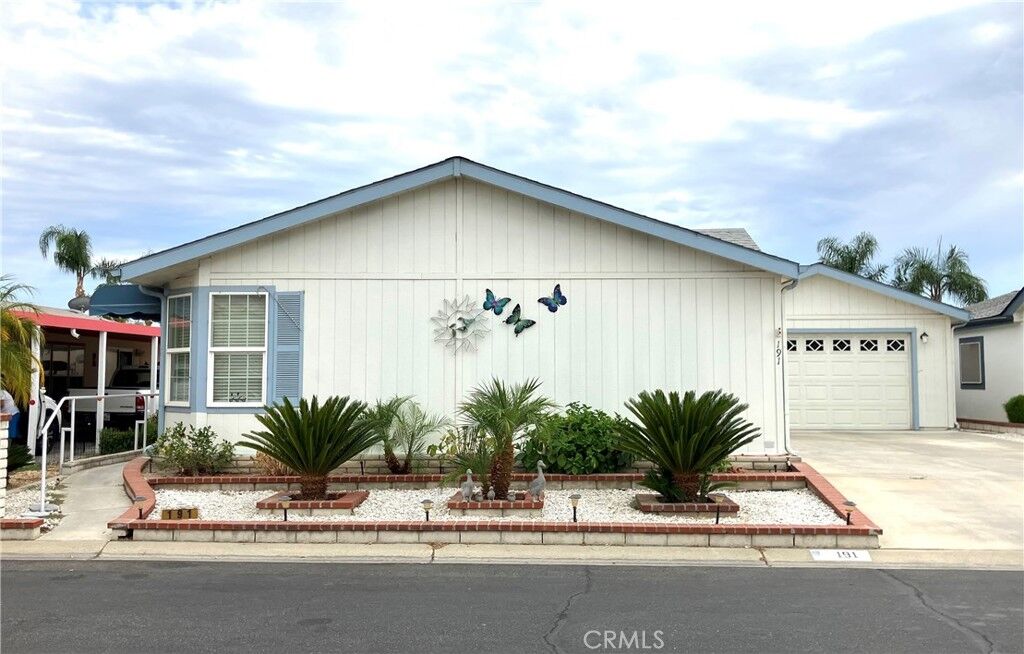 Property Photo: 1250 N Kirby Street 191 CA 92545