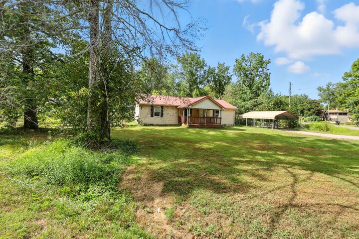 Property Photo: 412 Buckeye Ln TN 37042