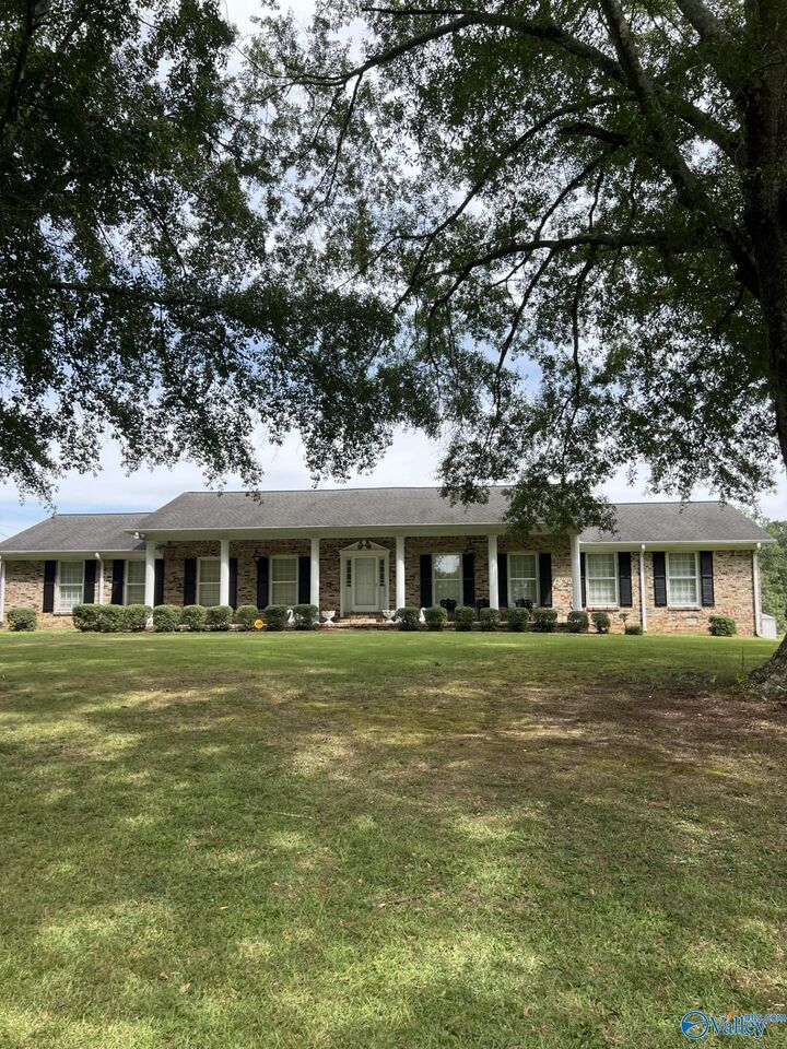 Property Photo: 19746 Al Hwy 33 AL 35650