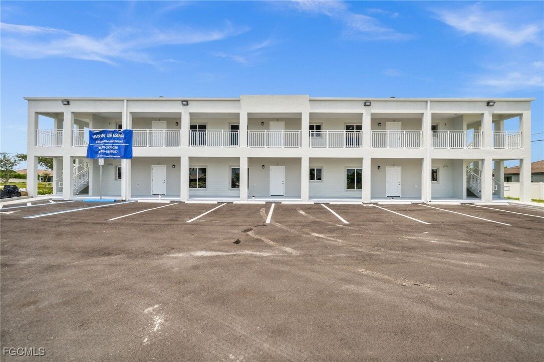 Property Photo: 721 SW 30th Terrace 1 FL 33914