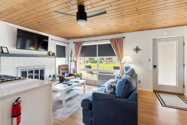 Property Photo: 3220 Merritt St #1 Unit 1 MI 49722