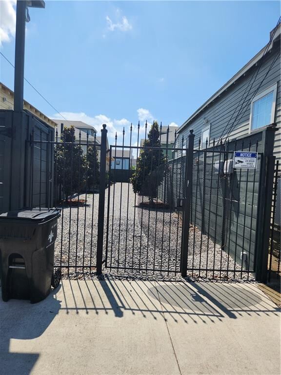Property Photo: 2122 Franklin Court LA 70115