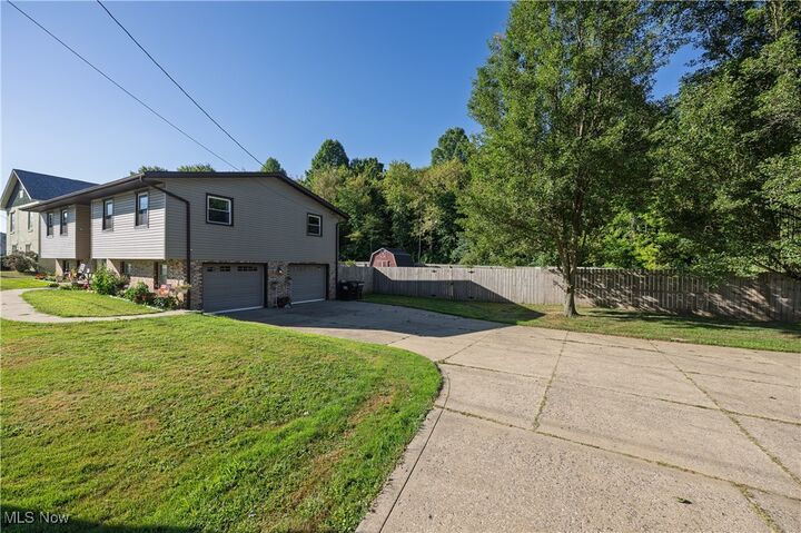 Property Photo: 390 Ross Drive OH 44688