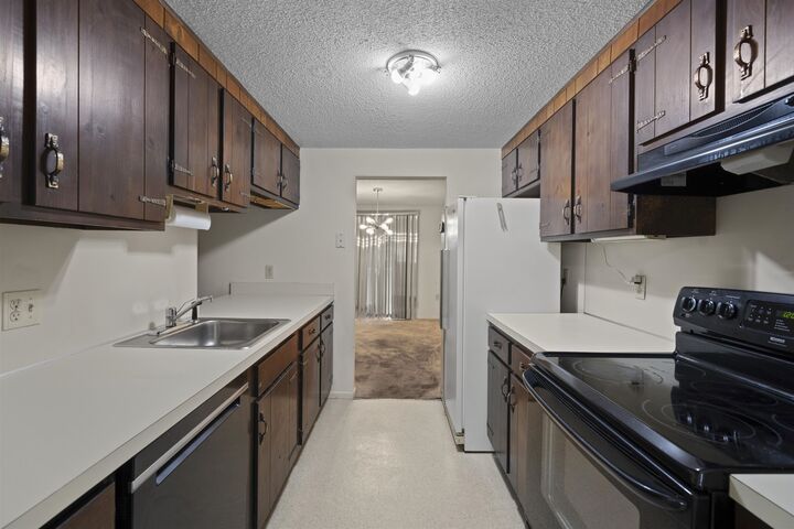 Property Photo:  2 Snow Circle  NH 03062 