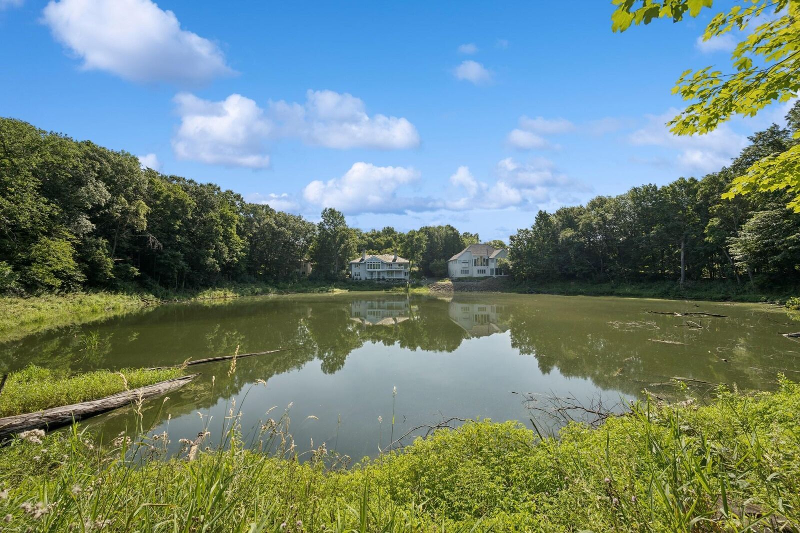 Property Photo:  4667 Bayswater Road  MN 55331 