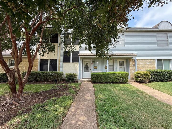 Property Photo: 4805 Rollingwood Court TX 75043