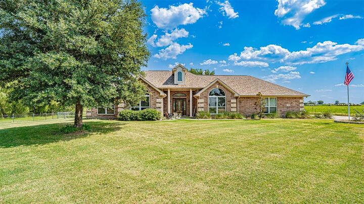 Property Photo: 1348 County Road 304 TX 76077