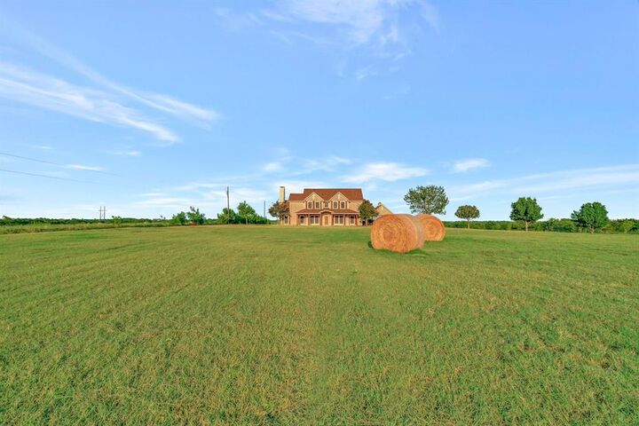 Property Photo:  1810 Longbranch Road  TX 76065 