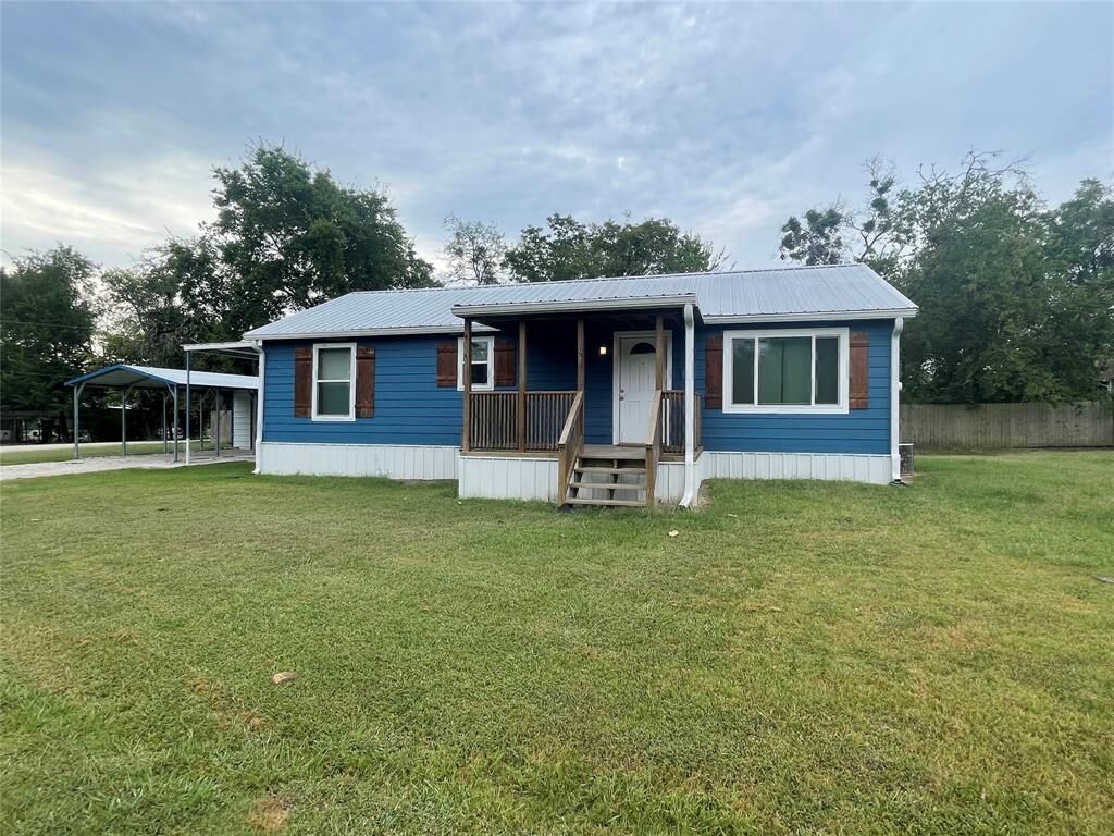 Property Photo: 103 New Street TX 75453