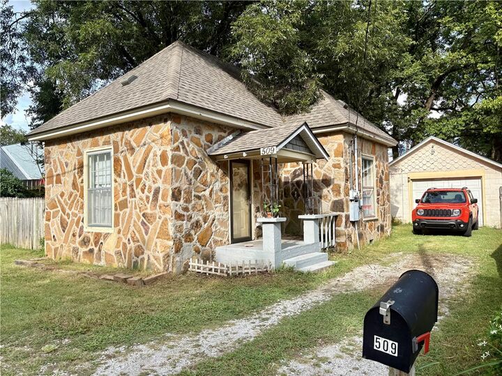509 Washington Street  Siloam Springs AR 72761 photo