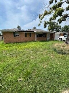 Property Photo:  916 S 13th Place  AR 72758 