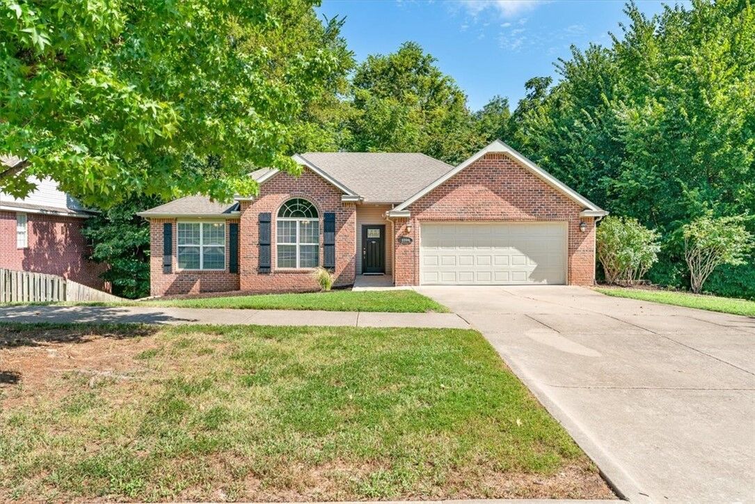 Property Photo: 5104 W New Bridge Road AR 72704