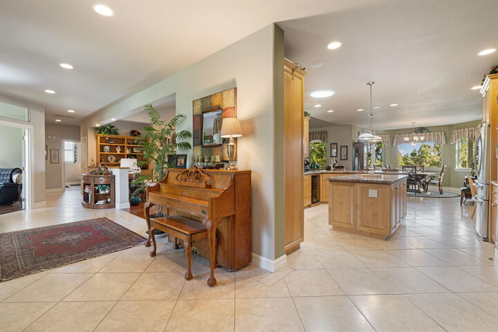 Property Photo: 2338 Condor Drive OR 97756