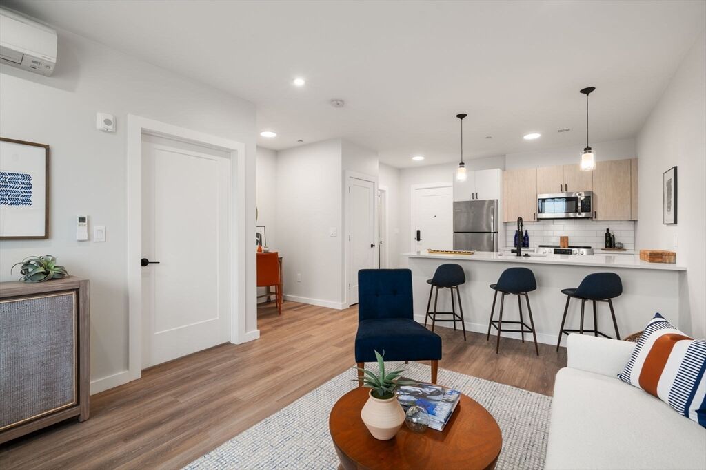 Property Photo:  10 Somerset 405  MA 02152 