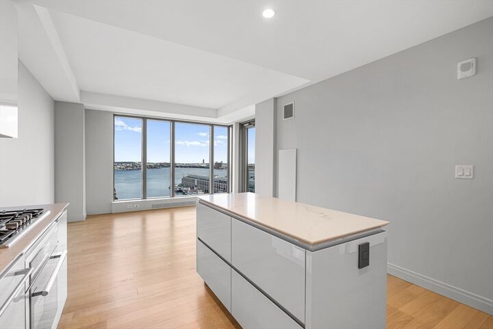 Property Photo: 133 Seaport Blvd 1516 MA 02210