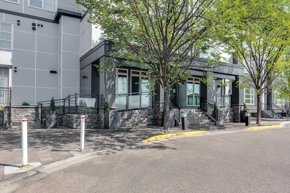 Property Photo: 2660 22 Street 5327 AB T4R 3P5