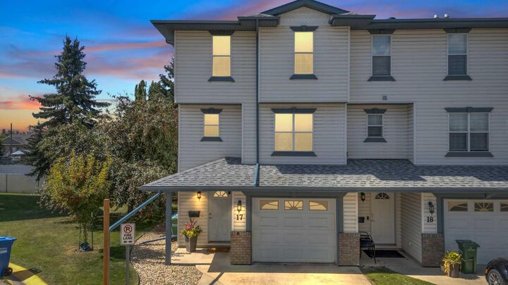 17 Kerry Wood Mews  Red Deer AB T4N 7B8 photo