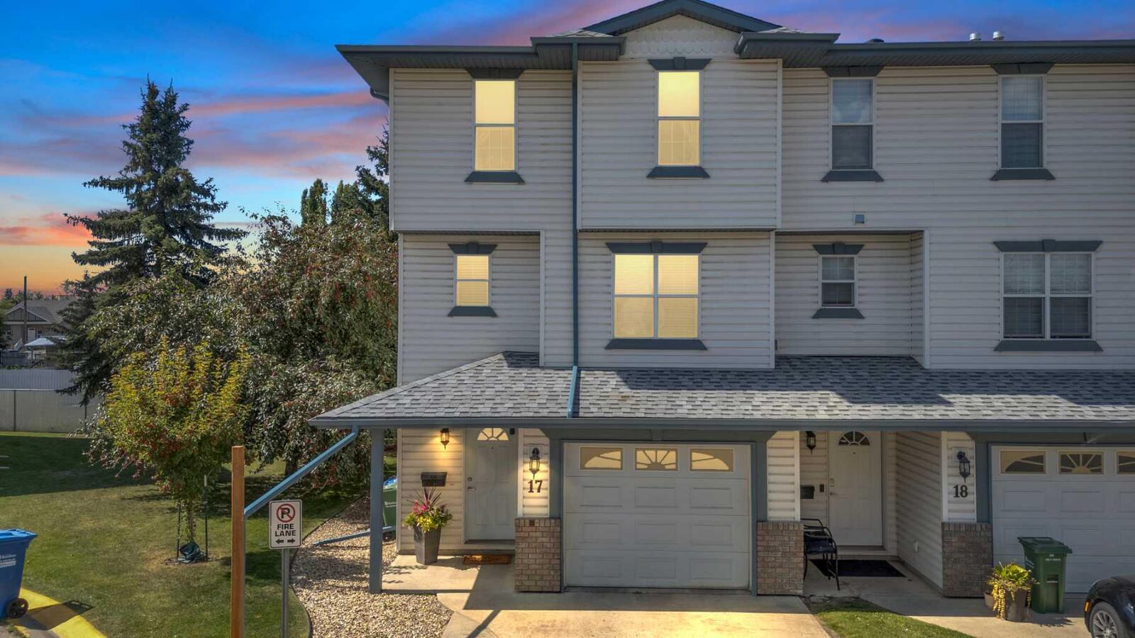 Property Photo: 17 Kerry Wood Mews AB T4N 7B8