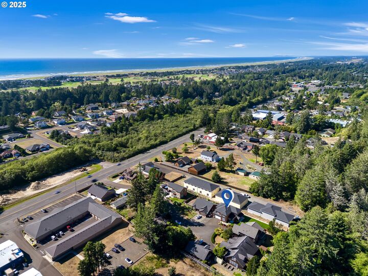 Property Photo: 1360 Sea Ridge Ln OR 97138