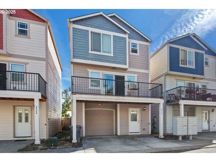 Property Photo: 2526 SE 130th Ave 9 OR 97236