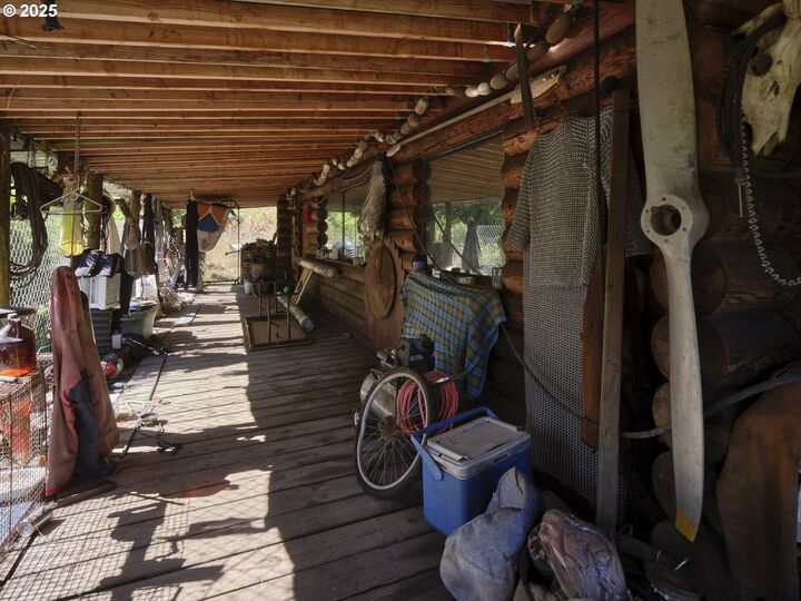 Property Photo: 214 Old Spreadborough Rd WA 98625