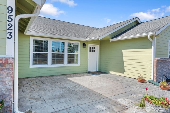Property Photo: 9523 184th Avenue SW WA 98579