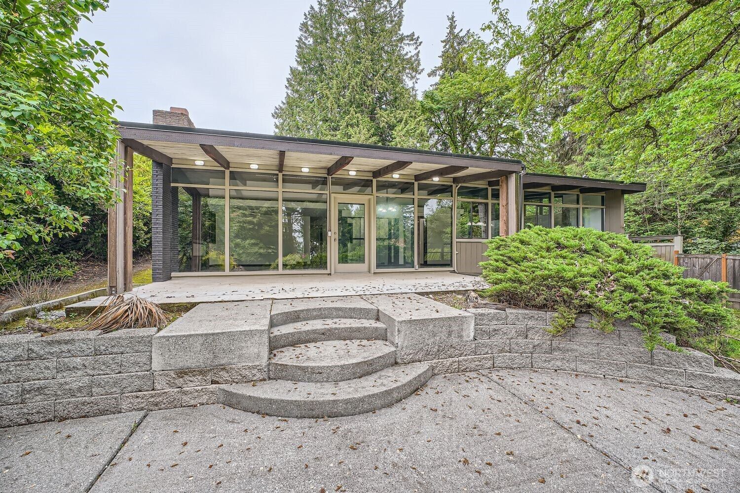 Property Photo: 2851 Evergreen Point Road WA 98039