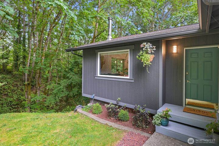 Property Photo: 1515 Woburn Street WA 98229
