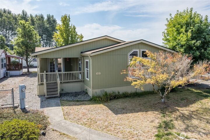 Property Photo: 63 Heritage Boulevard WA 98632