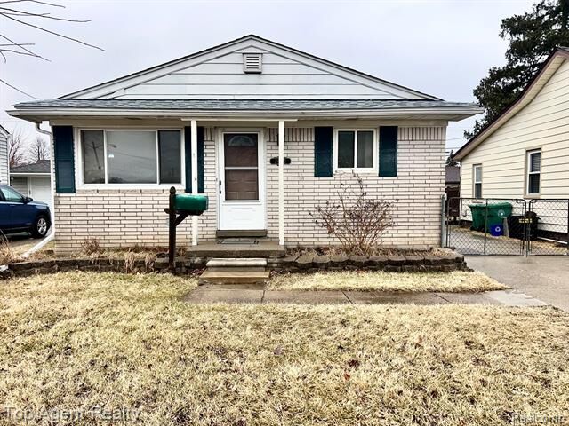 28912 Cambridge Street  Garden City MI 48135 photo