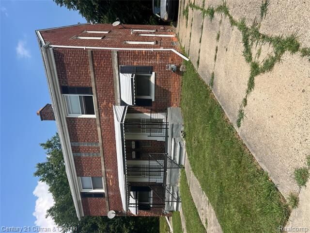 Property Photo: 7792 Evergreen Avenue MI 48228